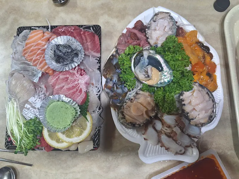 푸짐한 모듬회 한 상