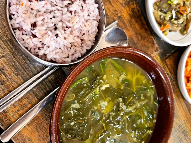 올갱이국과 밥