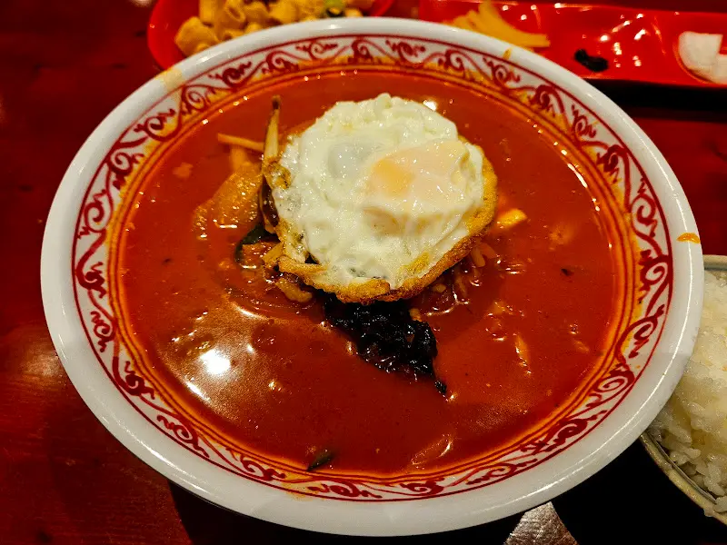 계란후라이가 올라간 짬뽕