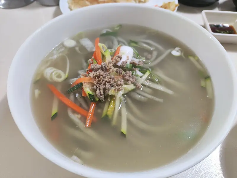 쑥 칼국수