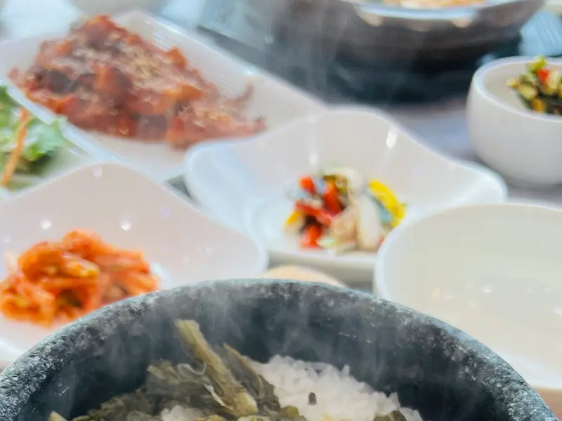 맛깔스러운 반찬들