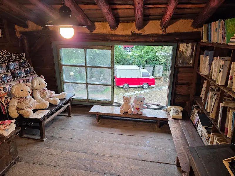 아늑하고 포근한 분위기의 2층 다락방