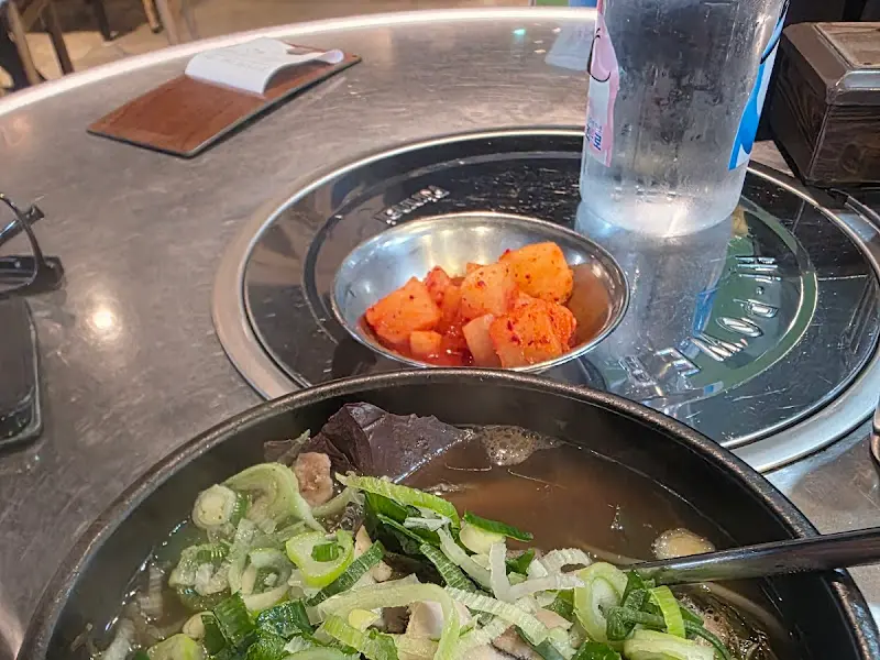 청진옥 테이블 세팅