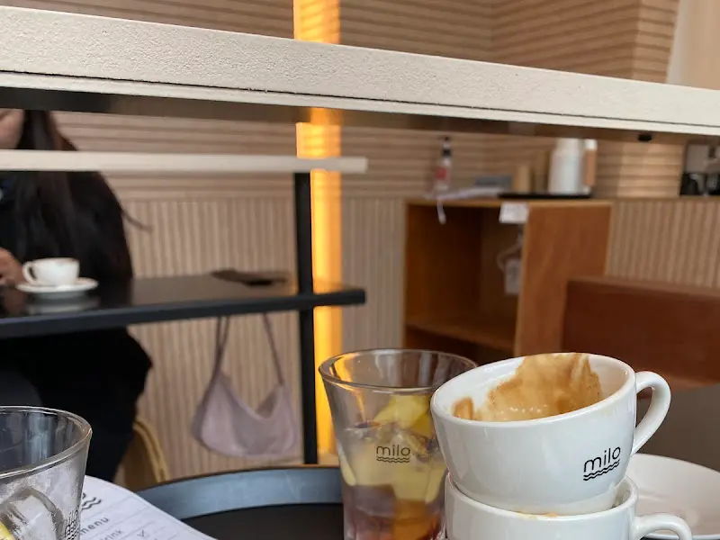 마일로 내부 테이블 좌석