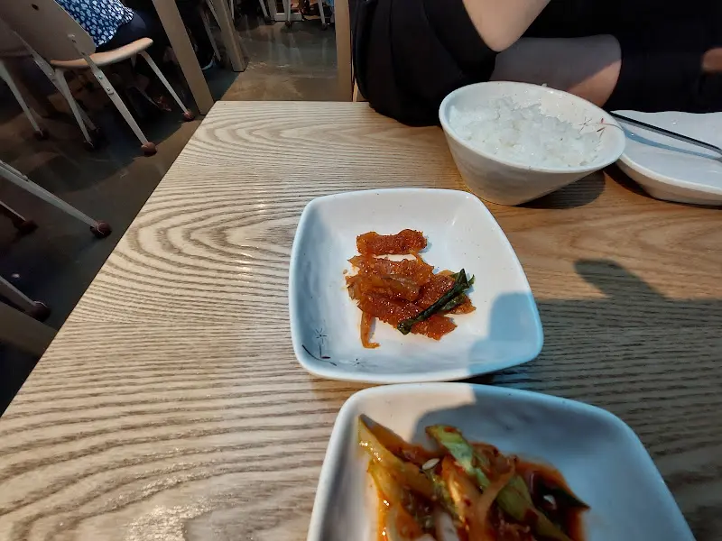 정갈하게 담긴 밑반찬