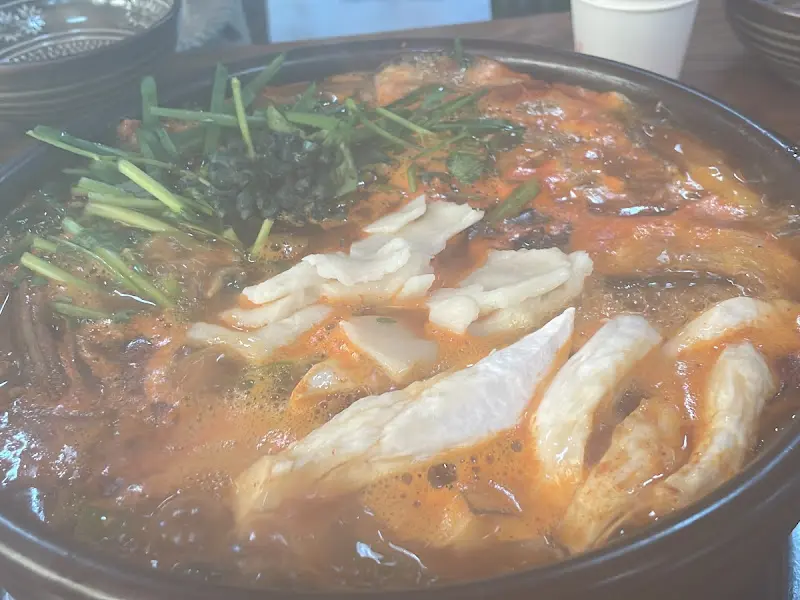 다슬기해장국의 메기매운탕 근접샷