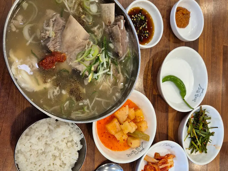 고집센 그집갈비탕 본점 갈비탕 전체샷