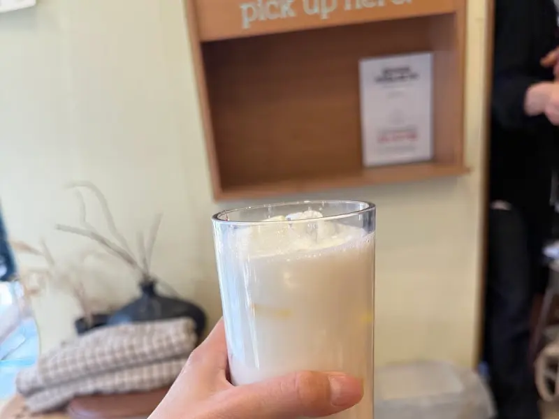 음료 픽업대 근처의 모습