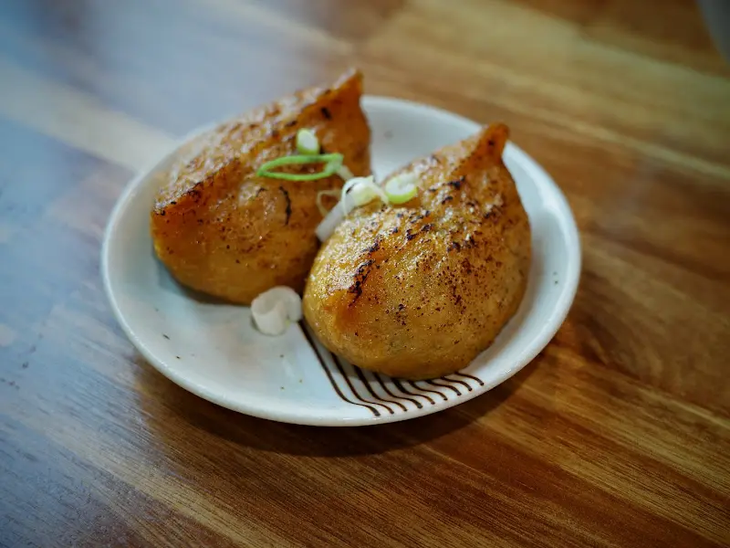 옹헤라 홍라멘 유부초밥