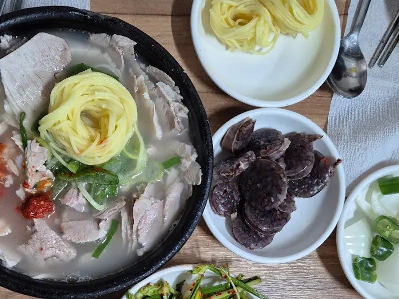 돼지국밥과 순대