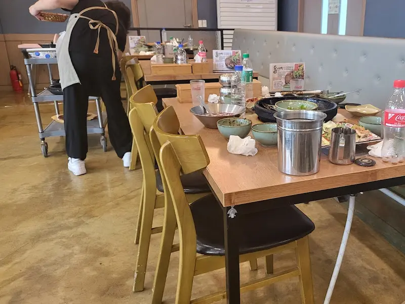 테이블 세팅 모습