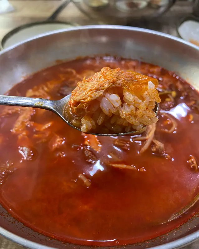 숟가락 위의 육개장