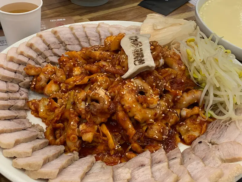 직화낙지보쌈 전체샷