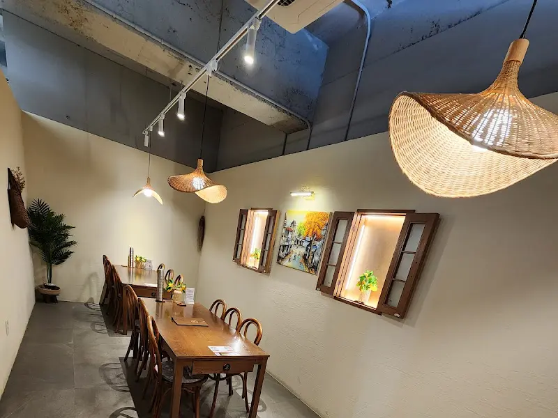 베트남풍 인테리어가 돋보이는 라이첸 내부