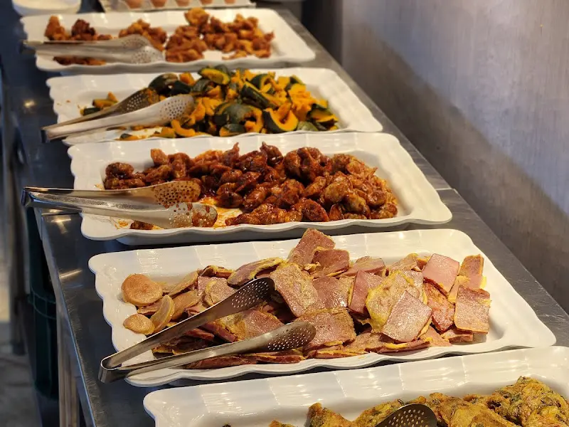 다양한 튀김과 반찬