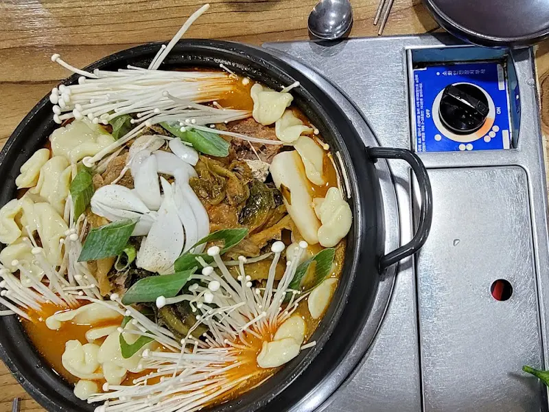통뼈 감자탕·찜 감자탕