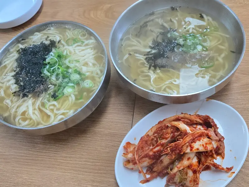 푸짐한 칼국수 한 상 차림