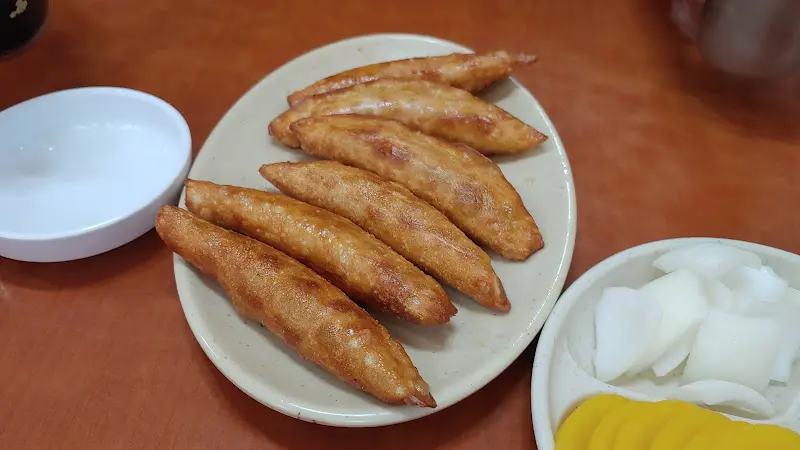 겉은 바삭하고 속은 촉촉한 튀김 만두