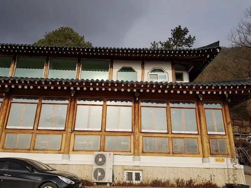 식당 건물 외관