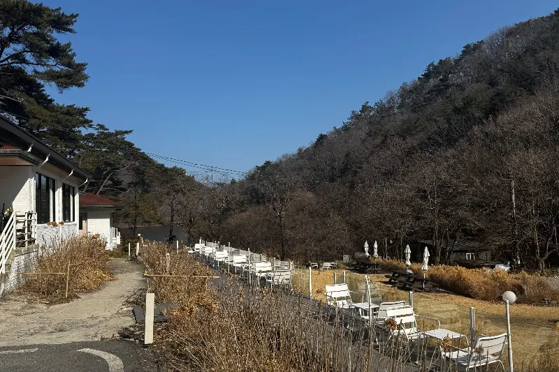 카페 외부 전경