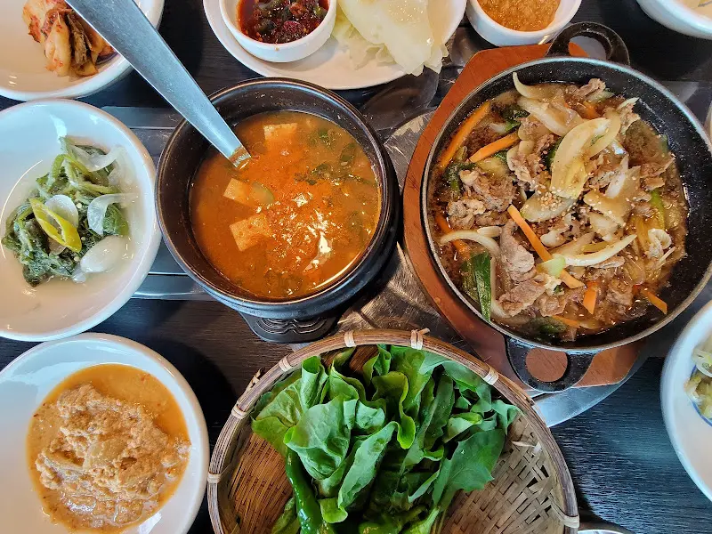 한 상 가득 차려진 풀안정식