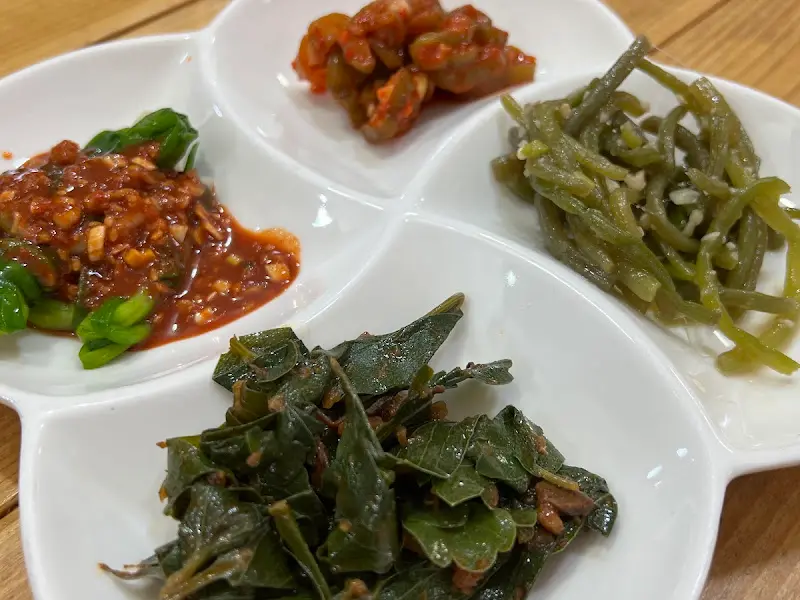 다채로운 밑반찬 클로즈업