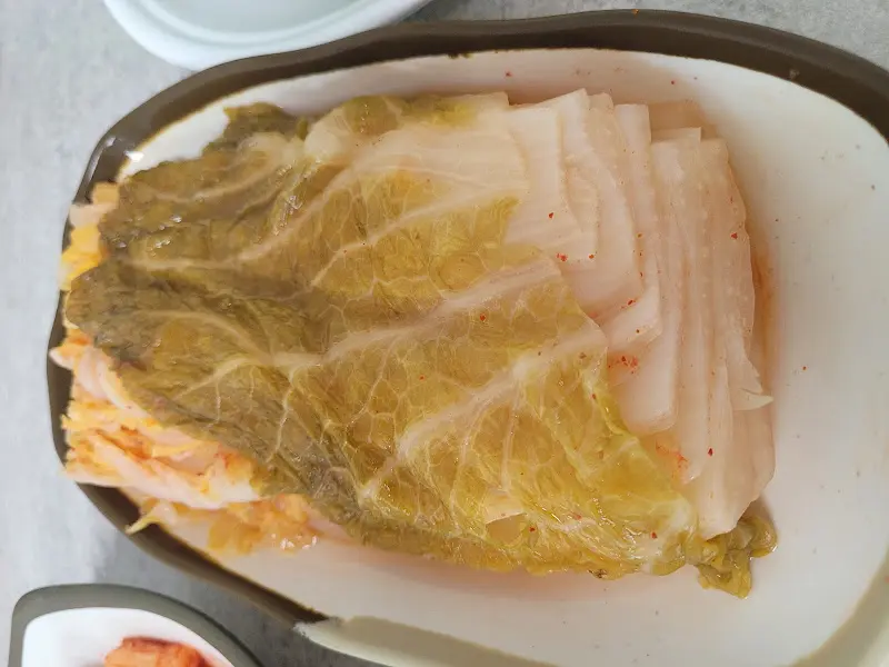 윤기가 흐르는 숙성 배추김치