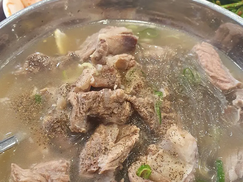고집센 그집갈비탕 본점 갈비 근접샷