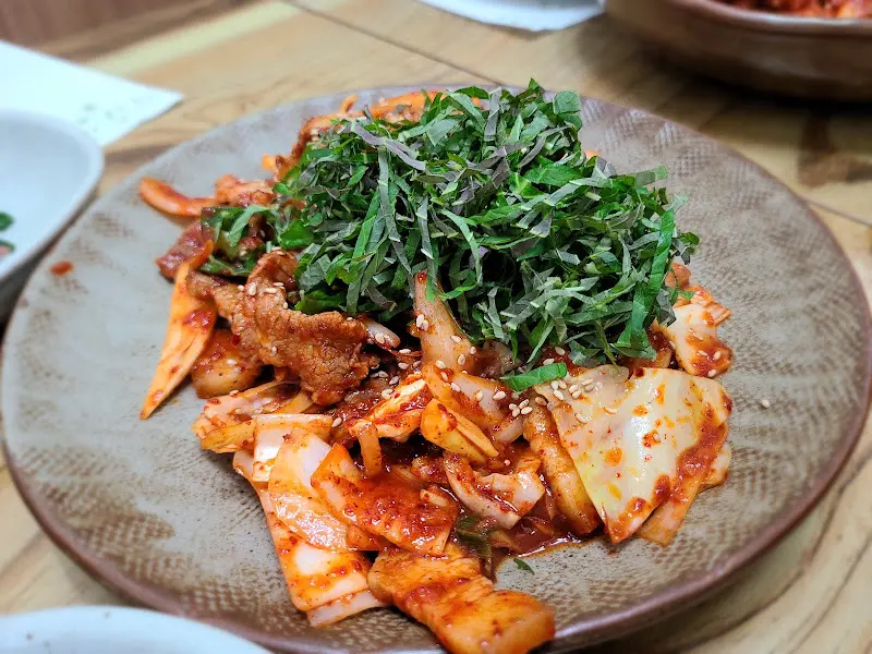 세자매 밤꽃식당의 제육볶음 클로즈업