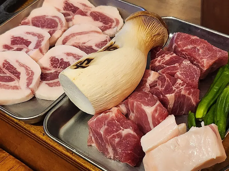 온겹살과 곁들여 먹기 좋은 새송이버섯