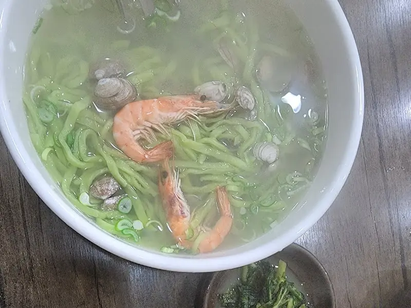 바지락칼국수 근접샷