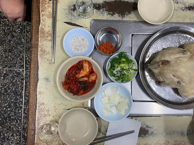 사랑방칼국수 전체 상차림