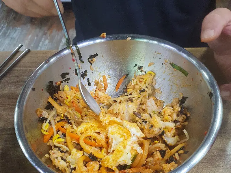 비빔밥 비비기