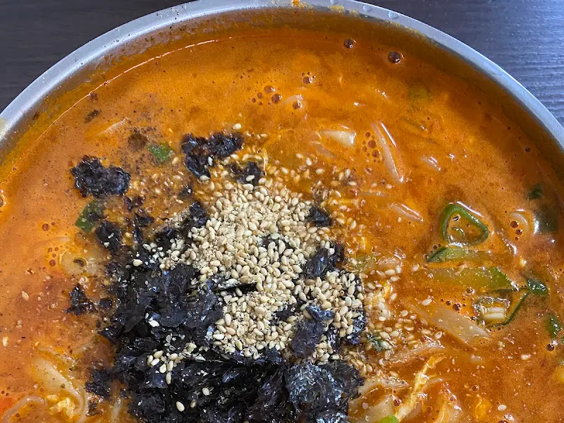 진미분식 장칼국수 근접샷