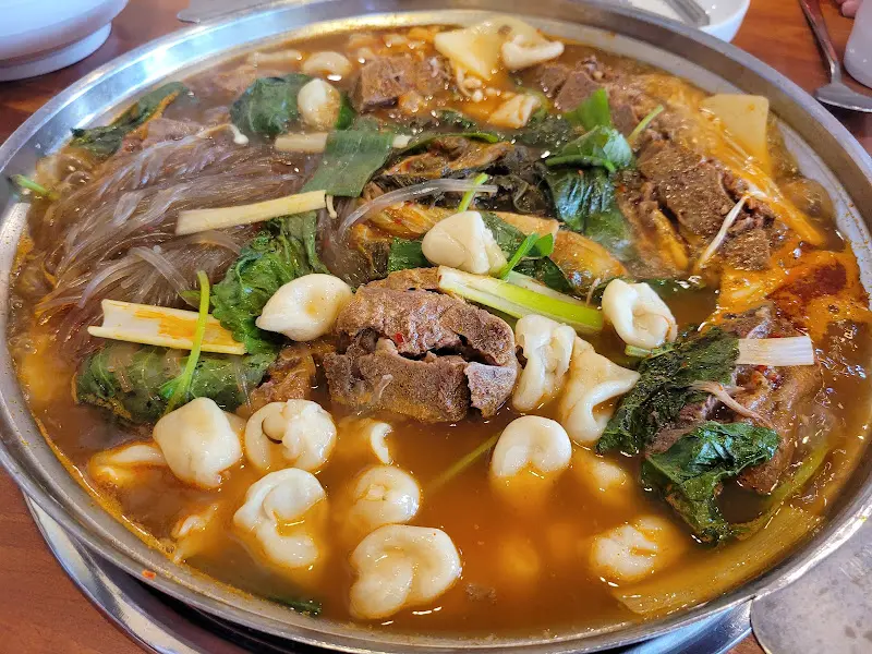 푸짐한 감자탕 한 상