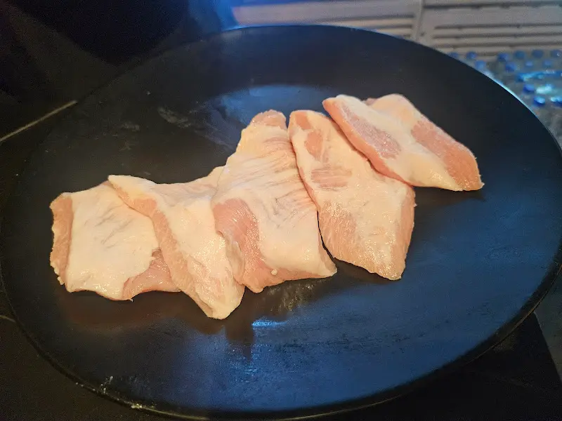 접시에 담긴 항정살