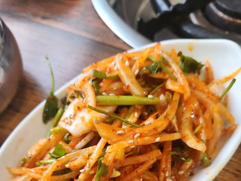 새콤달콤한 무침 요리