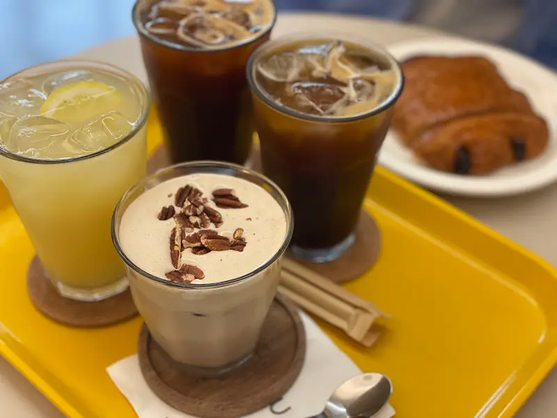 피칸크림라떼와 음료들