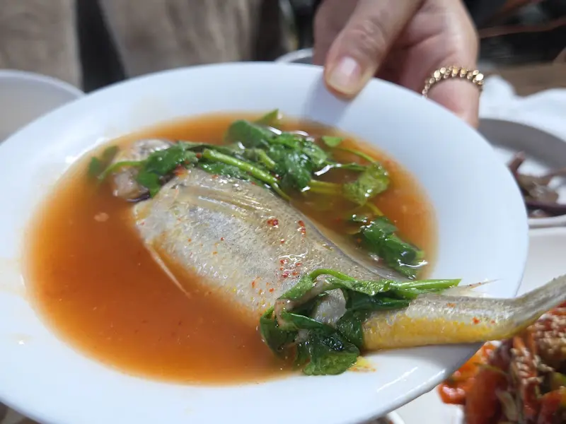 기본으로 나오는 조기탕