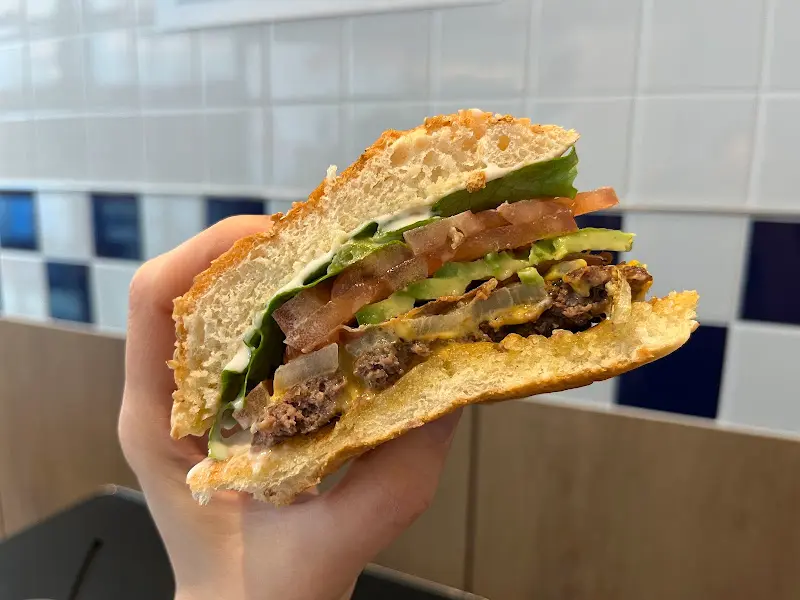 아보카도 버거 단면