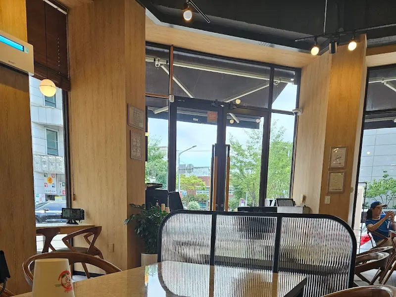 깔끔하고 모던한 인테리어