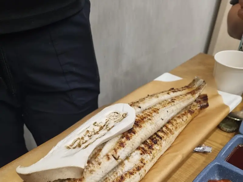 초벌구이된 장어