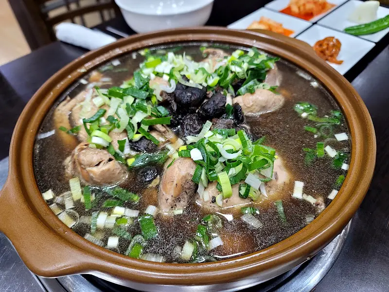 능이버섯과 닭고기