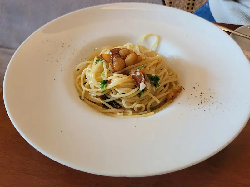 깔끔한 플레이팅의 파스타