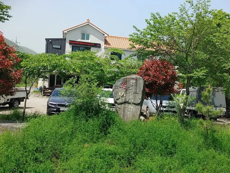 면 만드는 사람들 식당 전경