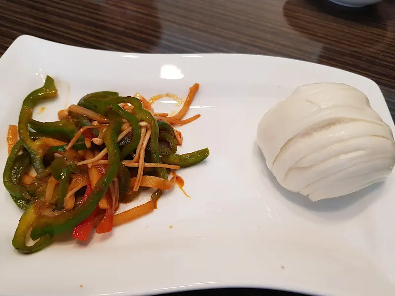 다채로운 색감의 요리