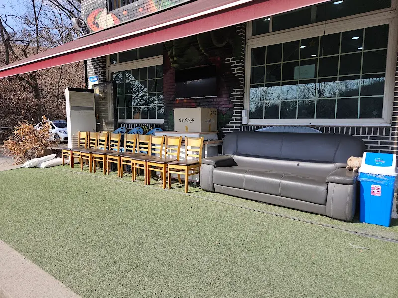 또와요짬뽕 외부 좌석