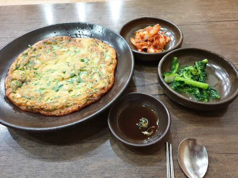 녹두전과 밑반찬