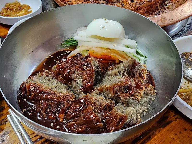 비빔냉면