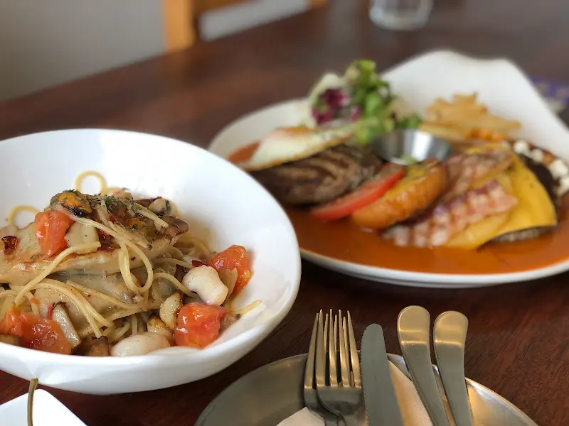 메인 메뉴 투샷